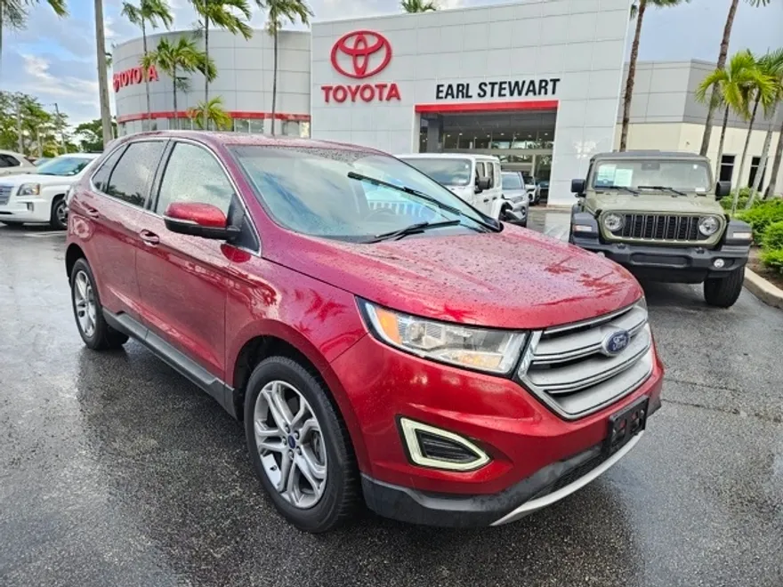 2016 Ford Edge Titanium photo 1