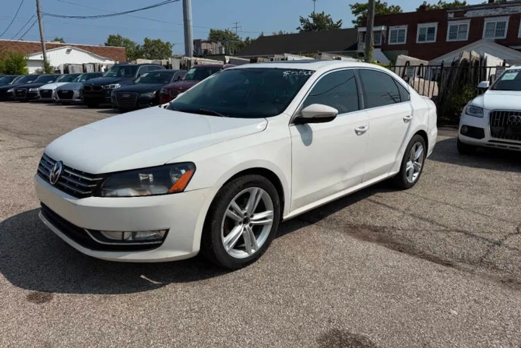 2012 Volkswagen Passat V6 SE photo 1