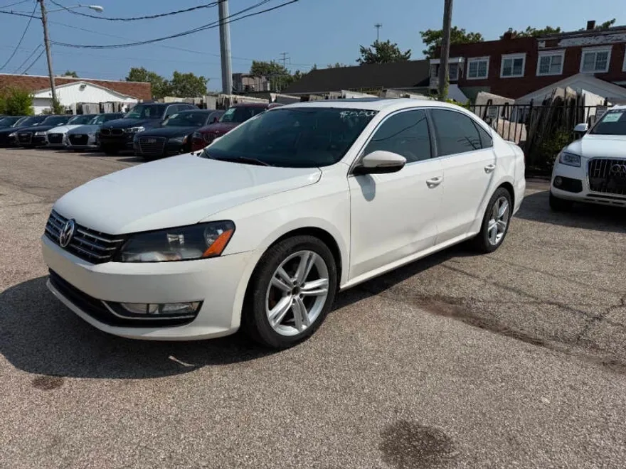 2012 Volkswagen Passat V6 SE photo 1