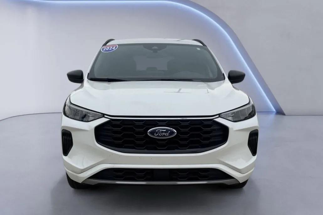 2024 Ford Escape ST-Line photo 1