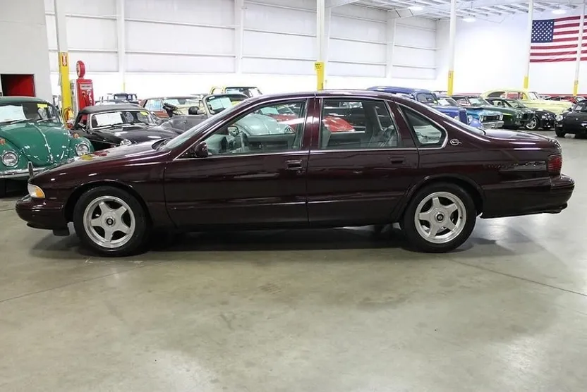 1996 Chevrolet Impala SS photo 1