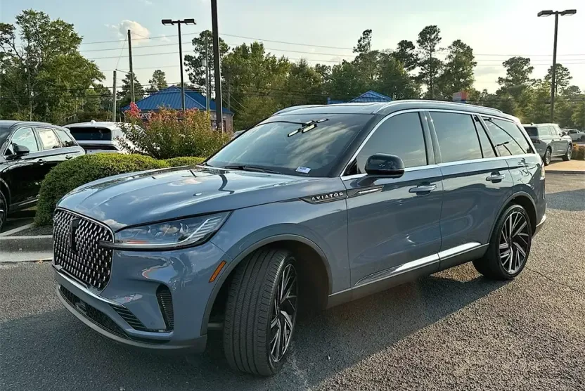 2025 Lincoln Aviator Reserve photo 1