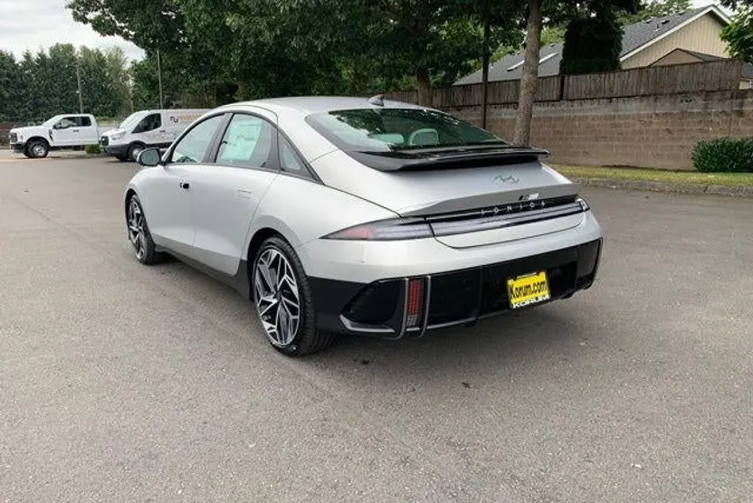 2025 Hyundai Ioniq 6 SEL photo 1