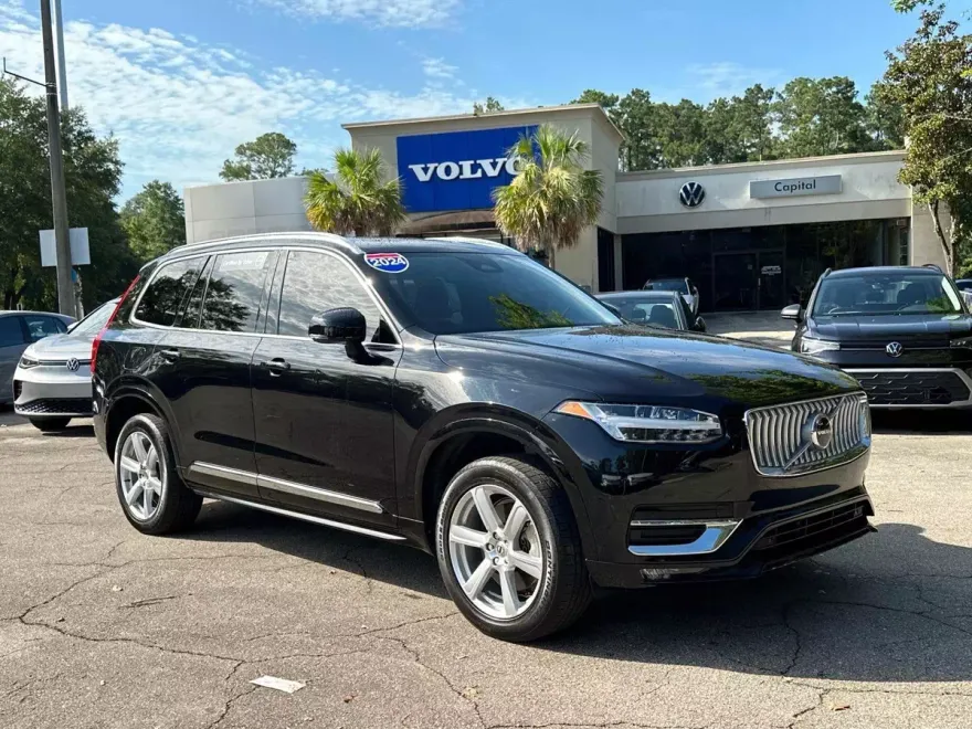 2024 Volvo XC90 B5 Core photo 1