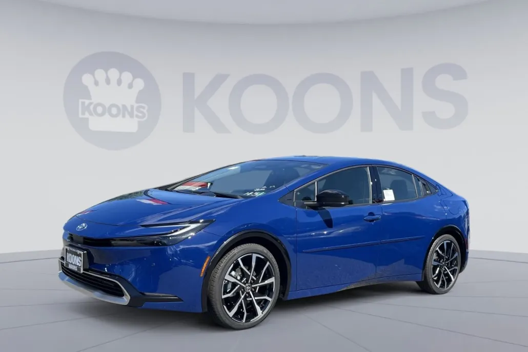 2026 Toyota Prius Plug-in Base photo 1