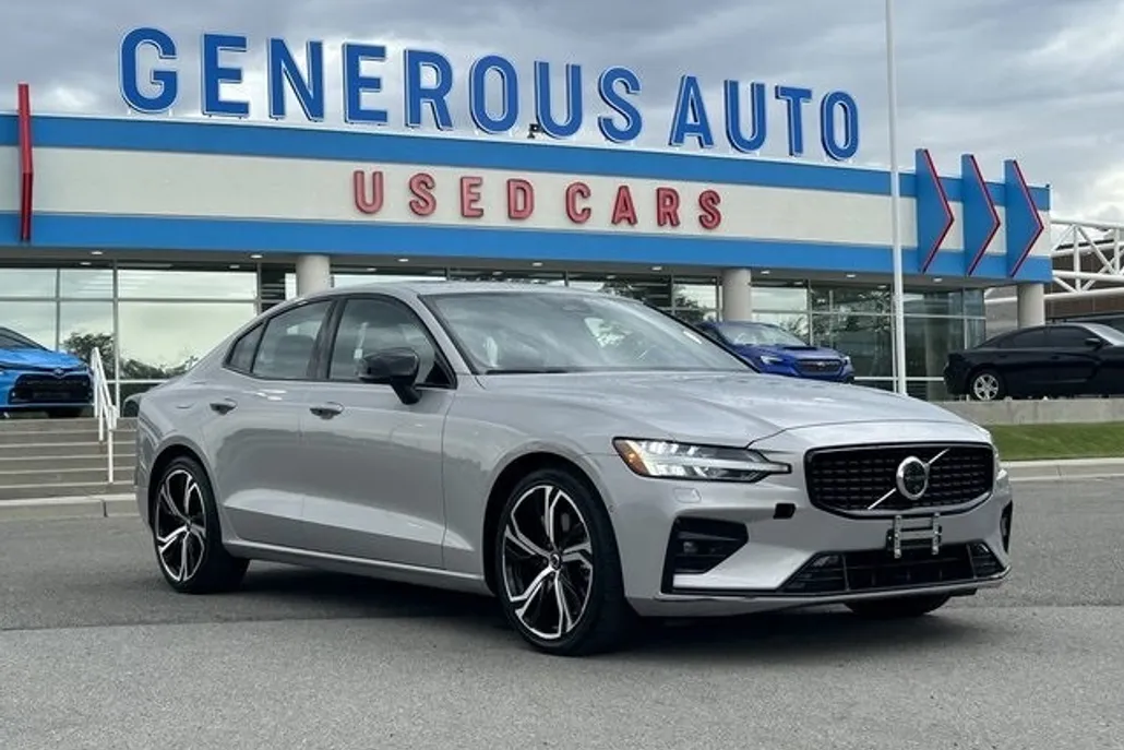 2024 Volvo S60 B5 Plus photo 1