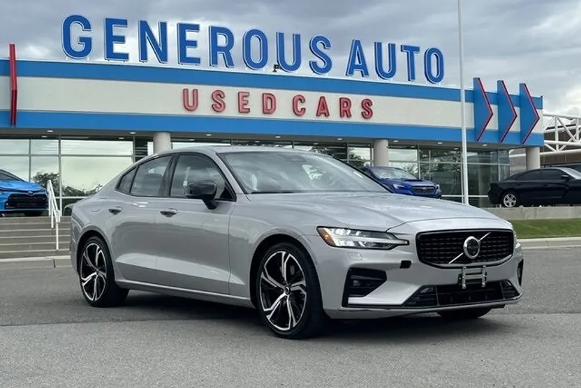 2024 Volvo S60 B5 Plus photo 1