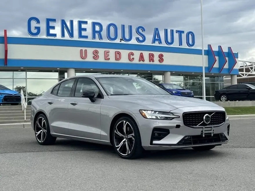 2024 Volvo S60 B5 Plus photo 1