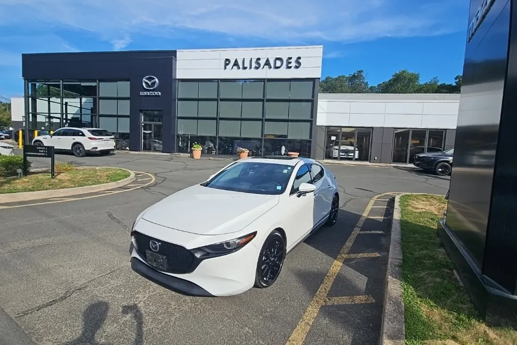 2020 Mazda Mazda3 Premium Hatchback photo 1