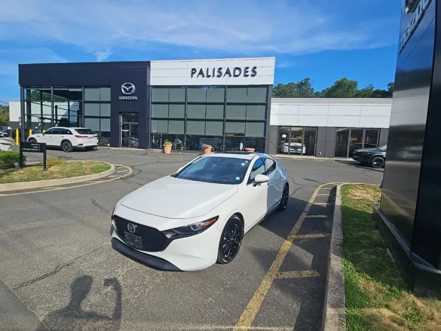 2020 Mazda Mazda3 Premium Hatchback photo 1