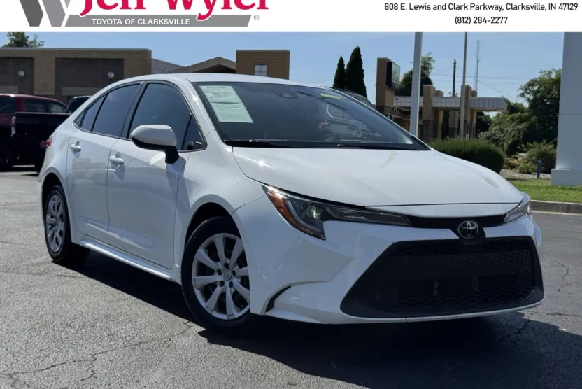 2020 Toyota Corolla LE photo 1