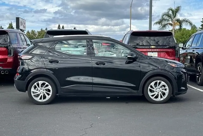 2022 Chevrolet Bolt EUV photo 1