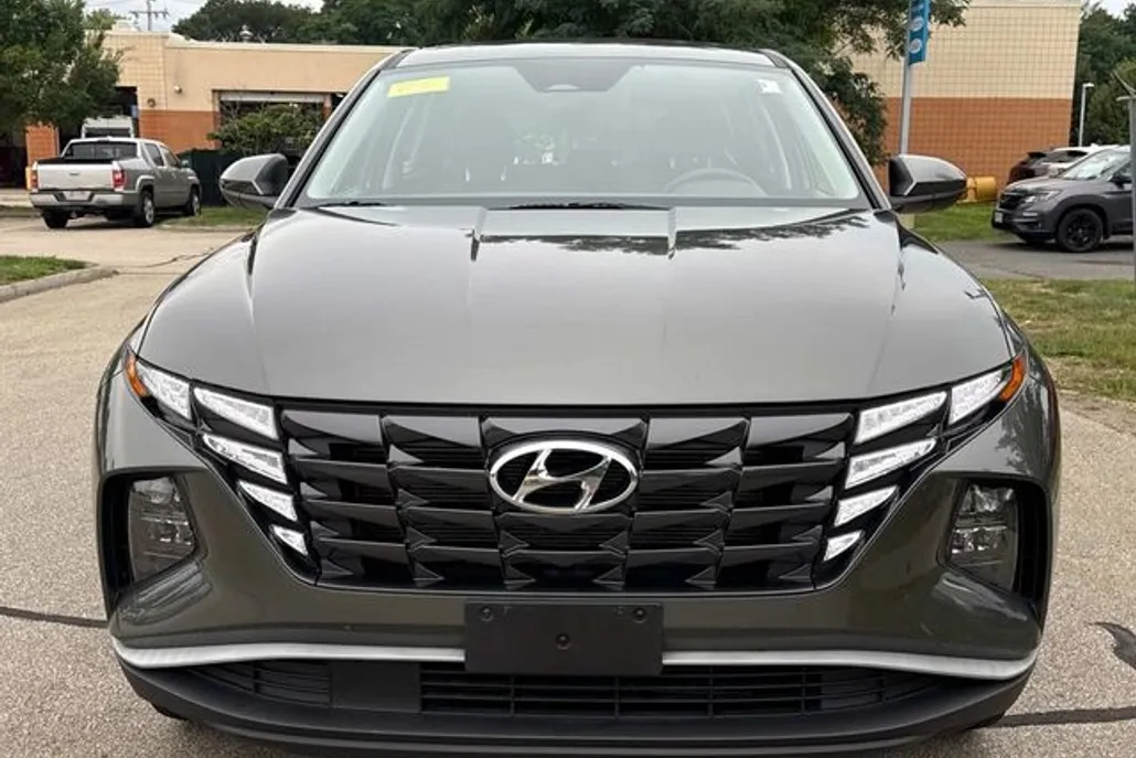 2023 Hyundai Tucson SE photo 1