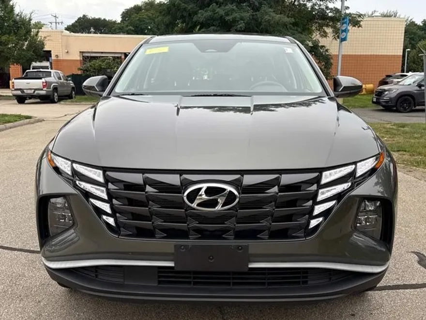 2023 Hyundai Tucson SE photo 1