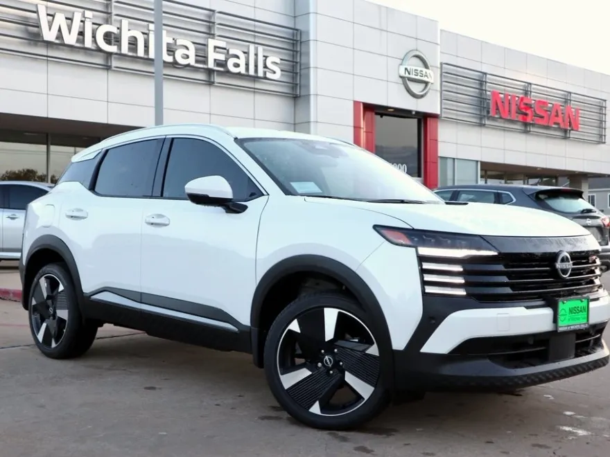 2025 Nissan Kicks SR photo 1