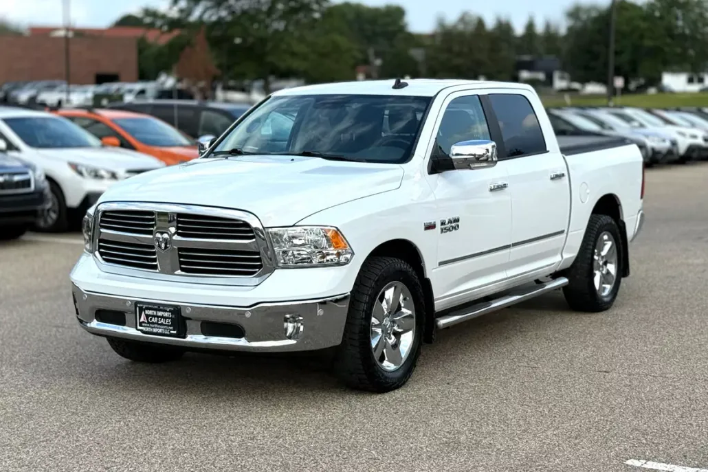 2016 Ram 1500 SLT photo 1