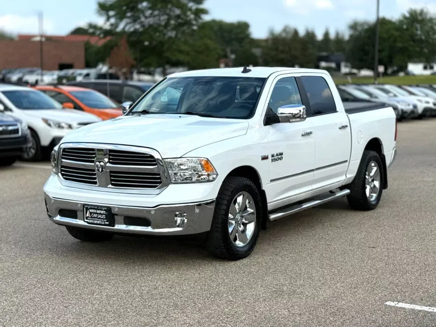 2016 Ram 1500 SLT photo 1
