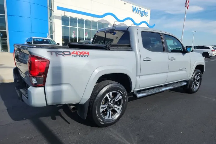 2019 Toyota Tacoma TRD Sport V6 photo 1