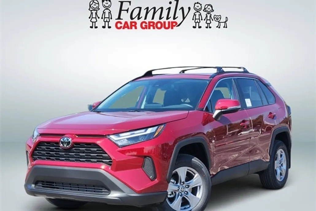 2025 Toyota RAV4 XLE photo 1