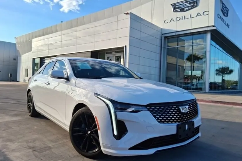 2023 Cadillac CT4 Luxury photo 1