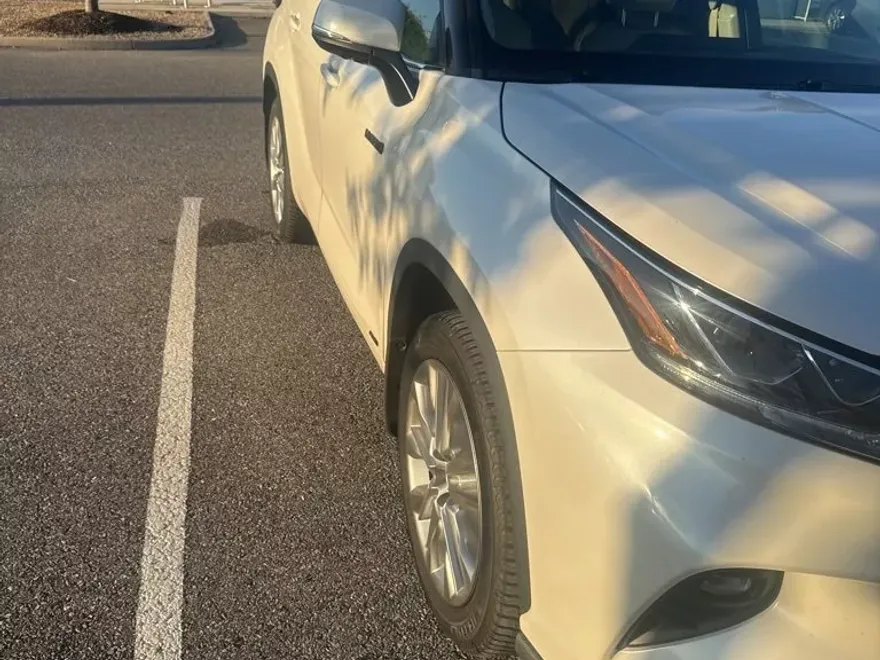 2021 Toyota Highlander Hybrid Limited photo 1