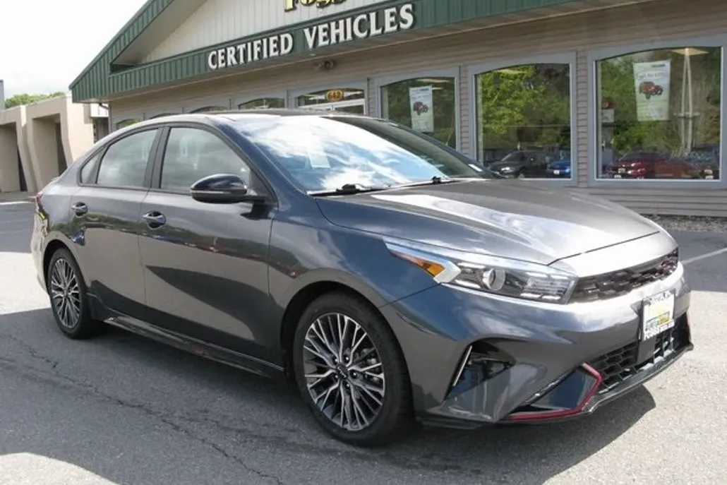 2023 Kia Forte GT-Line photo 1