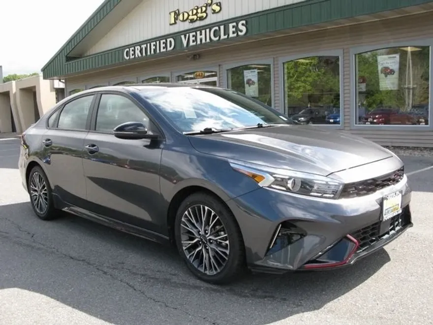 2023 Kia Forte GT-Line photo 1