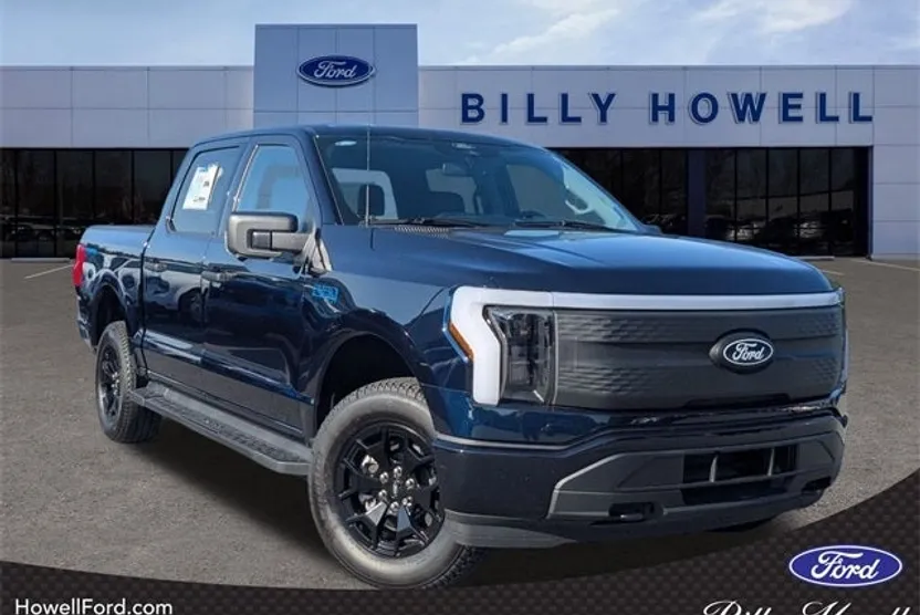 2025 Ford F-150 Lightning XLT photo 1