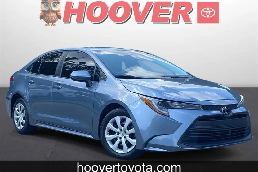 2023 Toyota Corolla LE photo 1