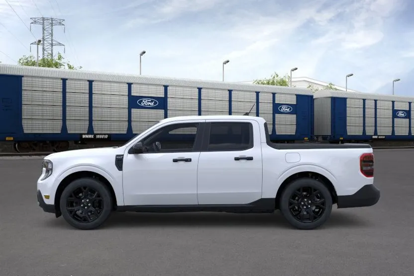 2025 Ford Maverick XLT photo 1