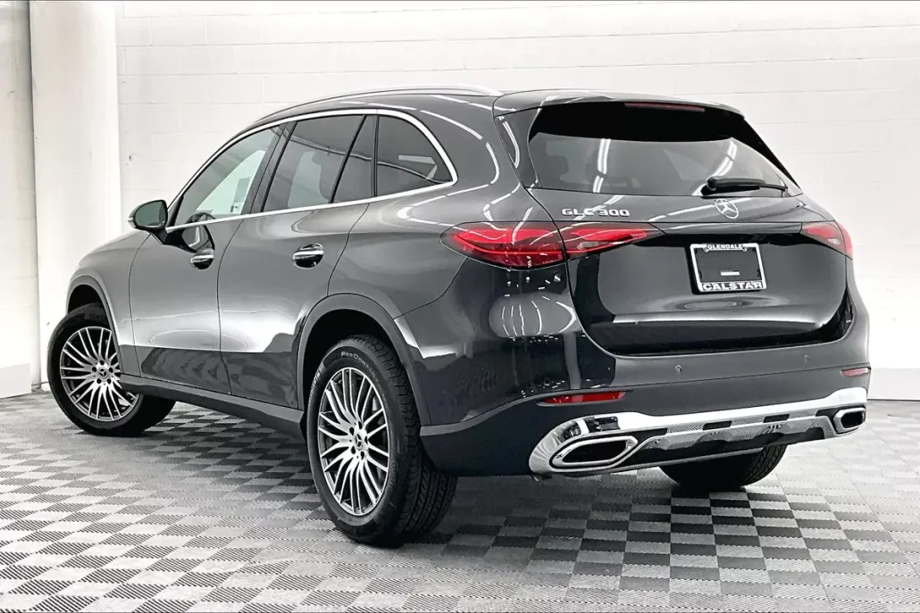 2026 Mercedes Benz GLC 300 photo 1