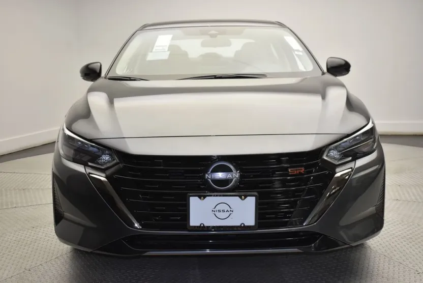 2025 Nissan Sentra SR photo 1