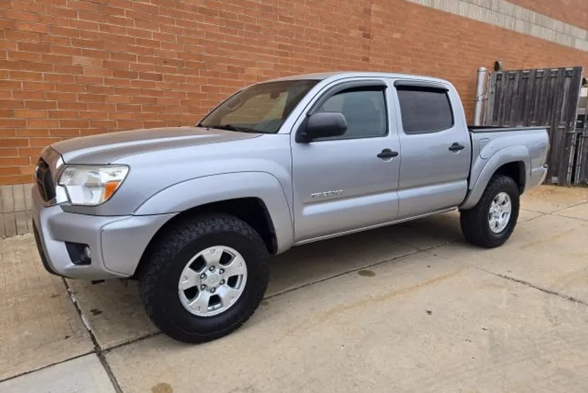 2015 Toyota Tacoma Double Cab photo 1