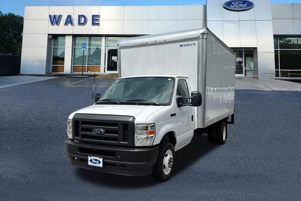 2023 Ford E-450 photo 1