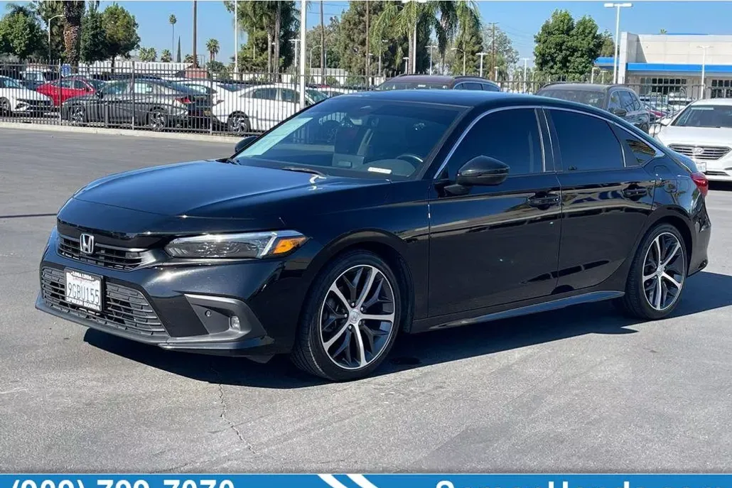 2023 Honda Civic Touring photo 1