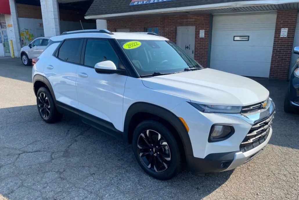 2022 Chevrolet Trailblazer LT photo 1