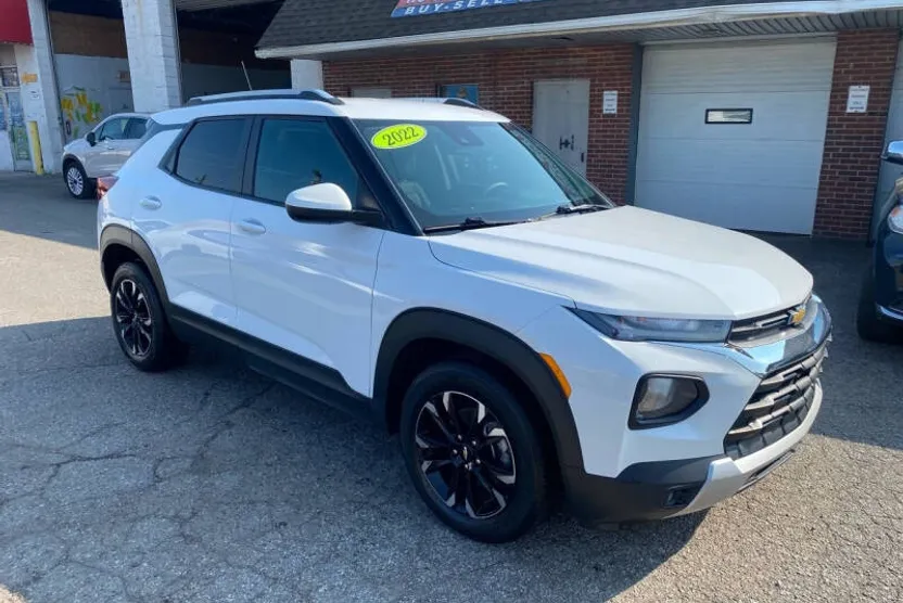 2022 Chevrolet Trailblazer LT photo 1