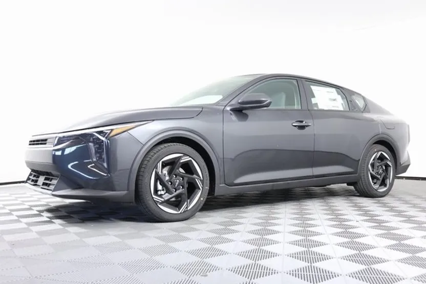 2025 Kia K4 EX photo 1