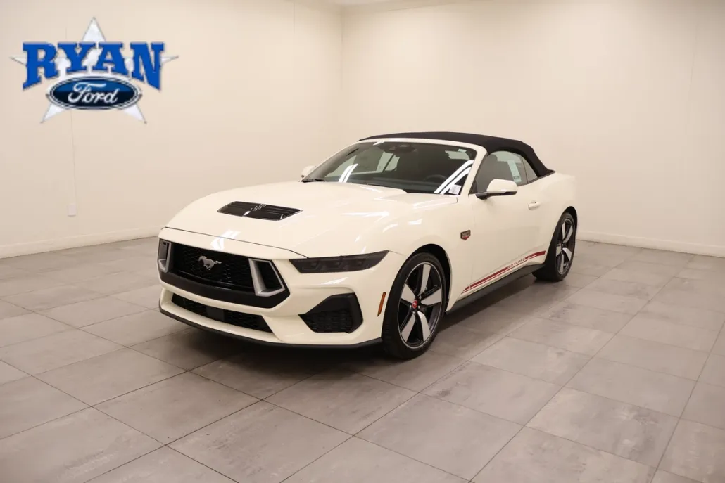 2025 Ford Mustang GT Premium photo 1