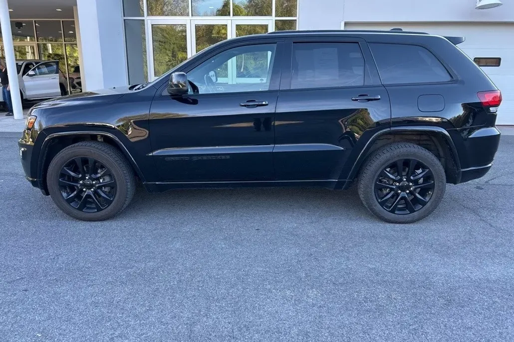 2020 Jeep Grand Cherokee Altitude photo 1