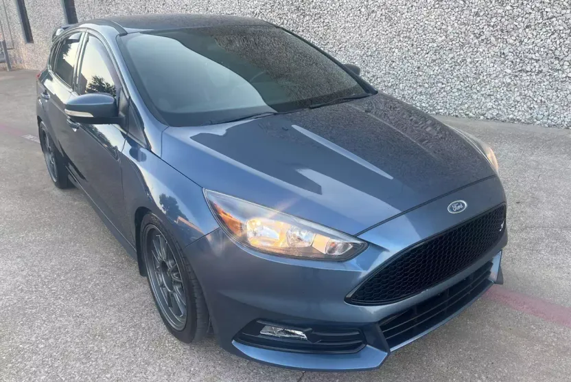 2018 Ford Focus ST photo 1