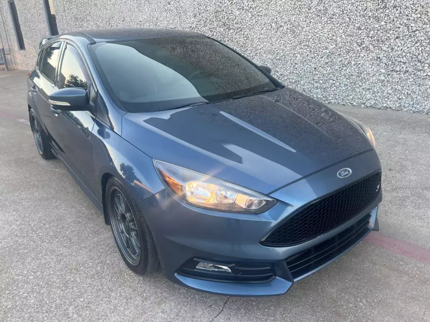 2018 Ford Focus ST photo 1