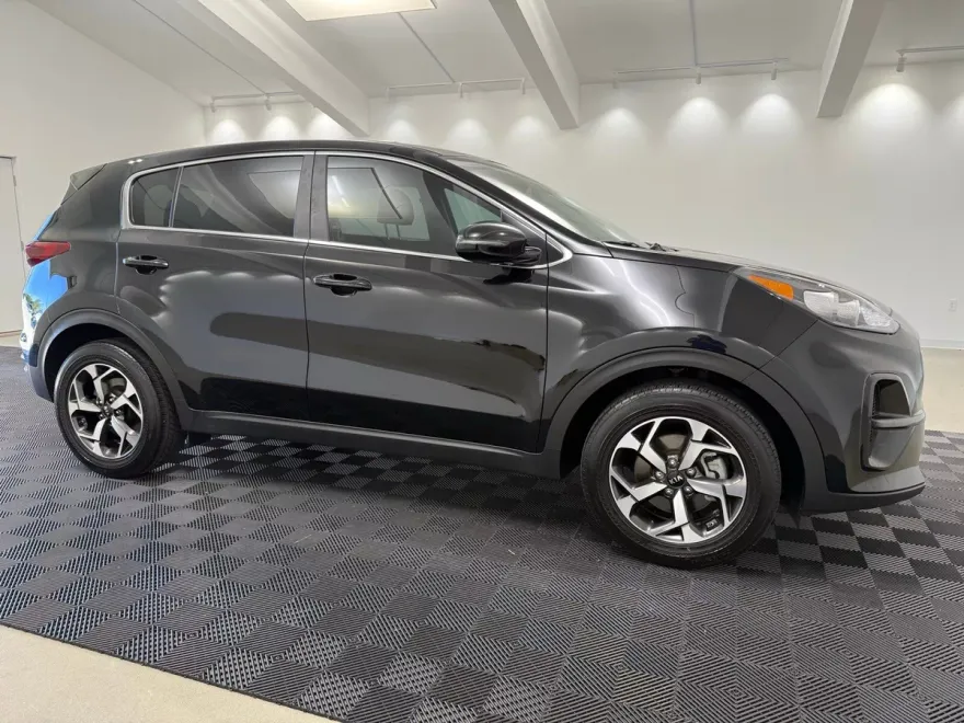 2020 Kia Sportage LX photo 1