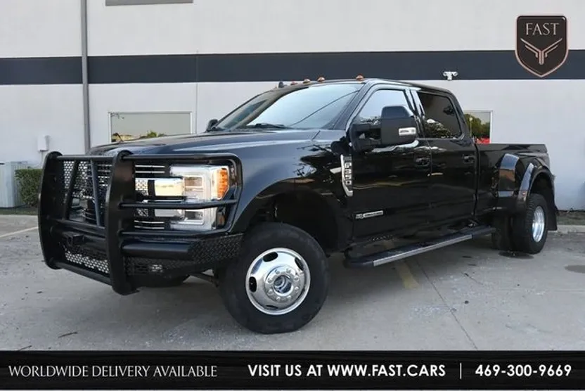2019 Ford F-350 Lariat photo 1