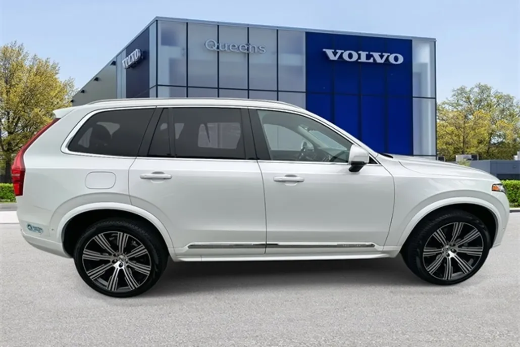 2023 Volvo XC90 Recharge T8 Plus photo 1