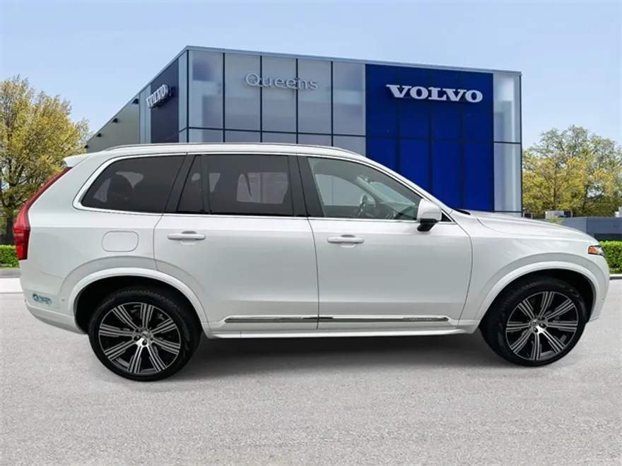 2023 Volvo XC90 Recharge T8 Plus photo 1
