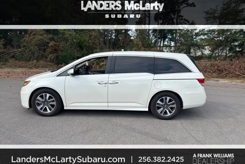 2017 Honda Odyssey Touring photo 1