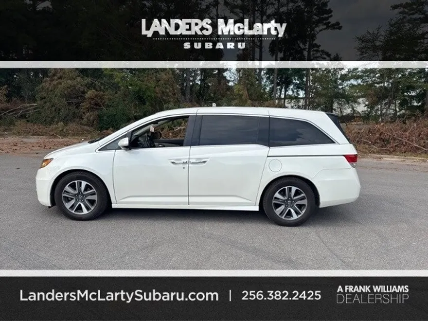 2017 Honda Odyssey Touring photo 1