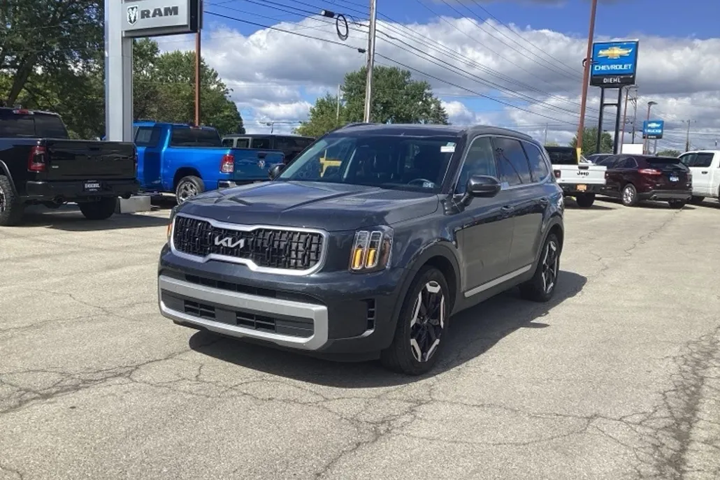 2024 Kia Telluride EX photo 1