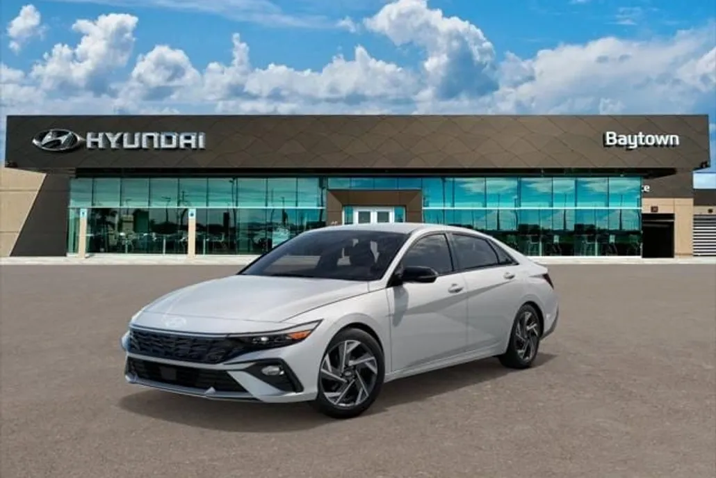 2025 Hyundai Elantra SEL Sport photo 1